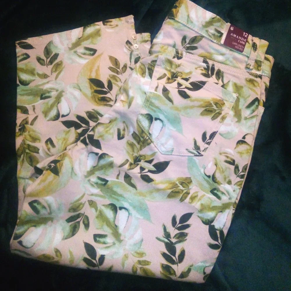 NWT Gloria Vanderbilt Amanda Capri Jeans in Stonewood & Palm Jungle Print Sz 12 - Picture 14 of 14